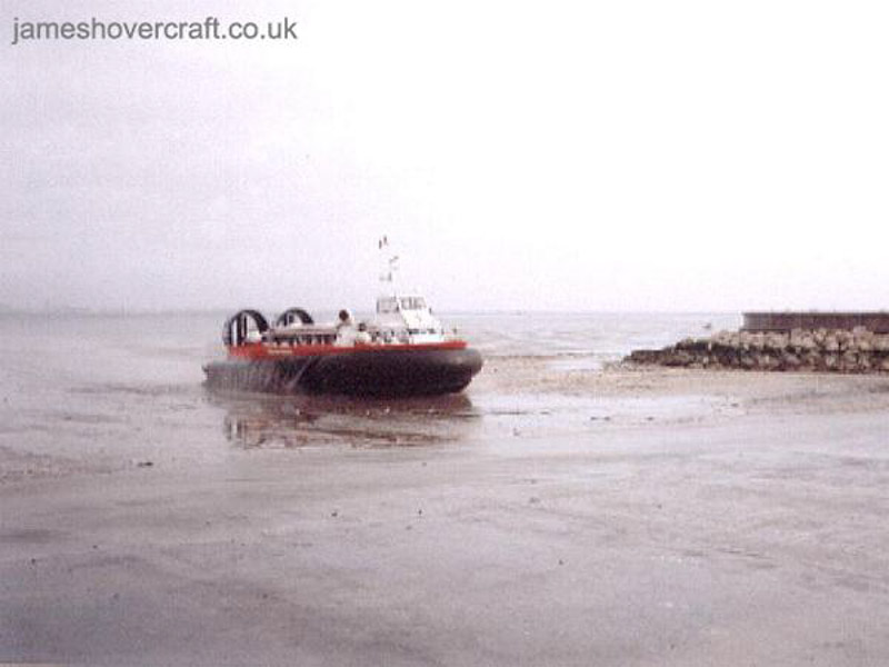 AP1-88 hovercraft - Freedom 90 arriving at the then enlarged Ryde slipway on the Isle of Wight at low tide (Photo: David Ingham)