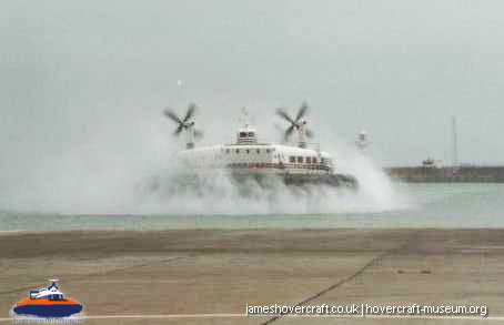 SRN4 hovercraft arriving at Dover -   (submitted by The <a href='http://www.hovercraft-museum.org/' target='_blank'>Hovercraft Museum Trust</a>).