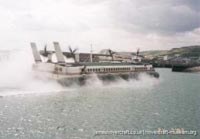 SRN4 hovercraft arriving at Dover -   (The <a href='http://www.hovercraft-museum.org/' target='_blank'>Hovercraft Museum Trust</a>).