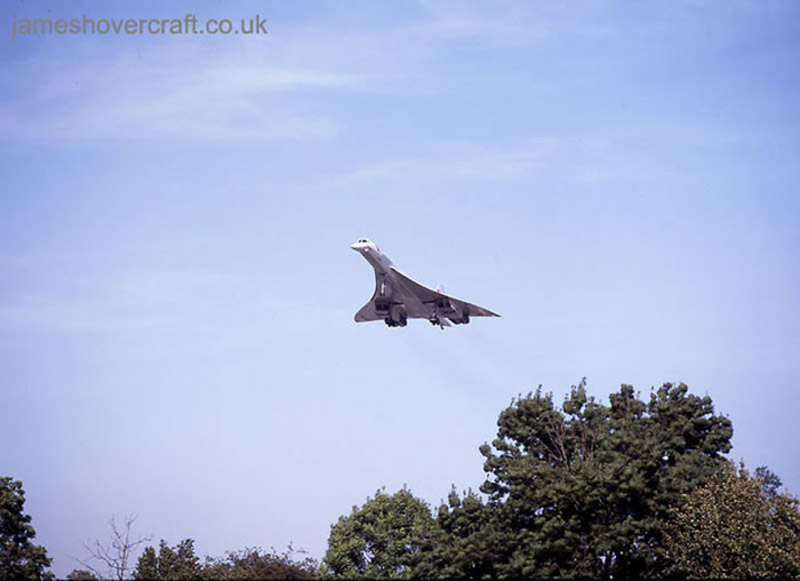 Concorde at London Heathrow - Concorde at LHR, 2002 (Stuart Pearce) (credit: Stuart Pearce).